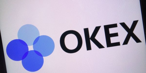 OKEx nie les accusations de wash trading et lance un défi à 100 BTC