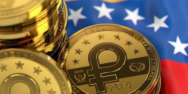 Venezuela : les compagnies aériennes tenues d'utiliser du Petro pour payer leur carburant