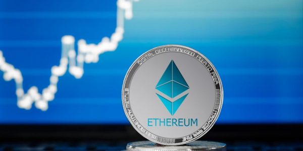 Le cours de l'Ether (ETH) franchit la barre des 330 dollars