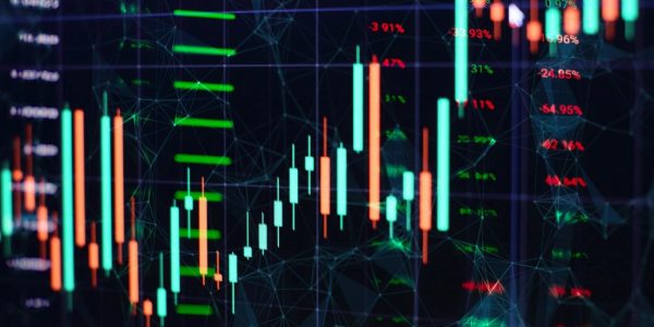 Le Bitcoin (BTC) et l'Ether (ETH) consolident, tandis que le LINK décolle