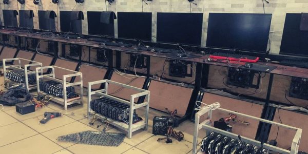 Faute d'activité, un cybercafé se transforme en ferme à ethers (ETH)