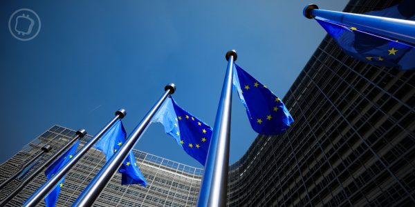 Limitation des paiements en espèces, restriction des cryptomonnaies anonymes... Que prévoit la nouvelle réglementation européenne AML ?