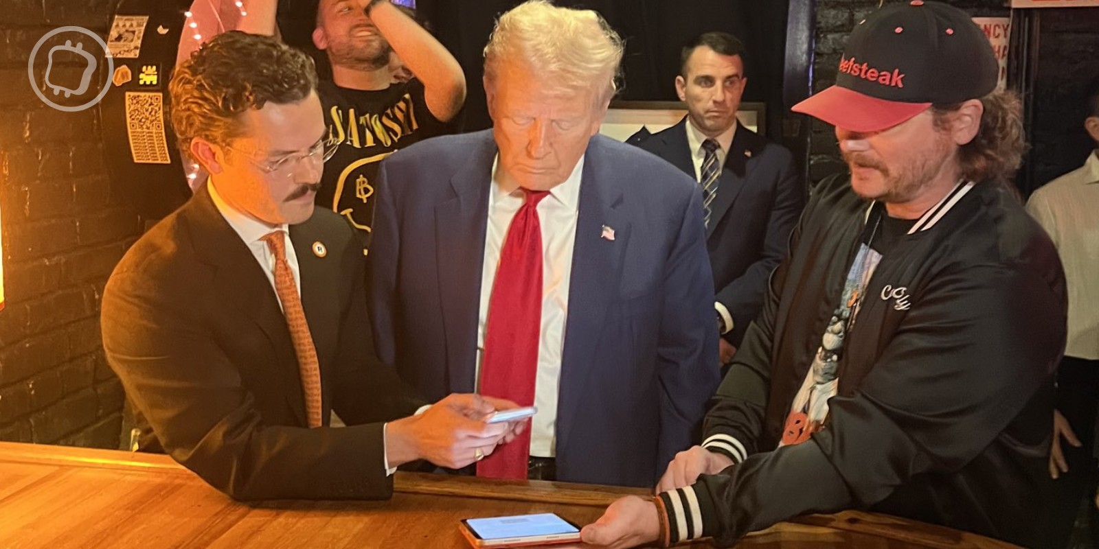 Donald Trump paie son burger en Bitcoin dans un restaurant de New York