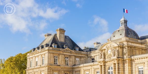 Vers la fin de la vie privée en France ? Un projet de loi veut bannir l'anonymat dans la crypto