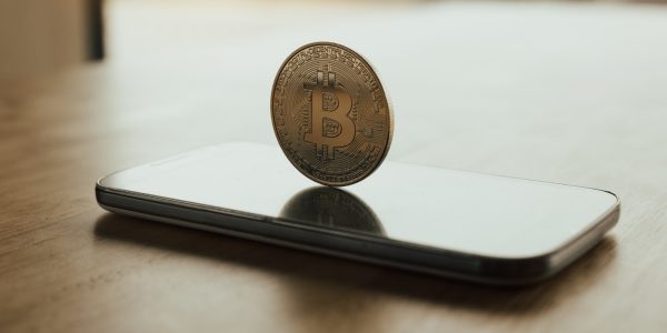 Bitcoin : les grands médias n'en parlent pas malgré son record historique, quelles conséquences ?