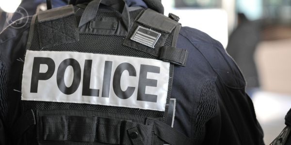 Extorsions crypto : une femme agressée devant son mari et ses enfants à son domicile