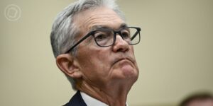 Le président de la Fed Jerome Powell refuse de quitter son poste et défie Donald Trump